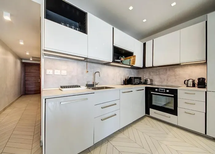 Modern 2br With Spinola Views Near Paceville Lejlighed Saint Julian's